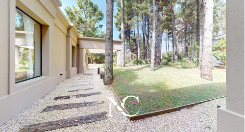 Casa En Venta En Costa Esmeralda, Barrio Senderos Iv