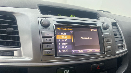 Imagen 19 de 25 de Toyota Hilux 3.0 Srv