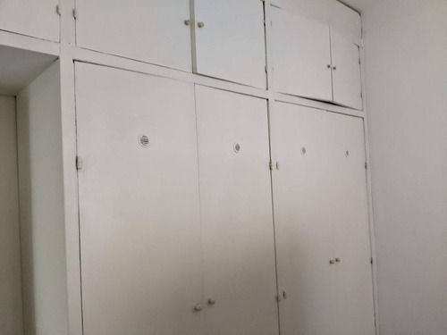 Imagen 13 de 14 de Depto 2 Amb. Cocina Y Baño Completos. Com. Diario. Bajas Expensas. Por Escalera