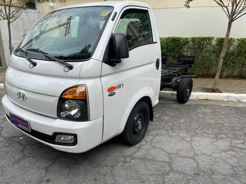 Imagem 3 de 15 de Hyundai Hr 2018 2.5 Hd Cab. Curta S/ Carroceria Tci 2p
