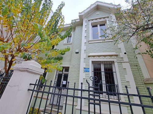Casa En Arriendo En Metro Bustamante, Providencia