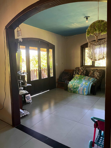 Vende Se Uma Propriedade Com Porteira Fechada