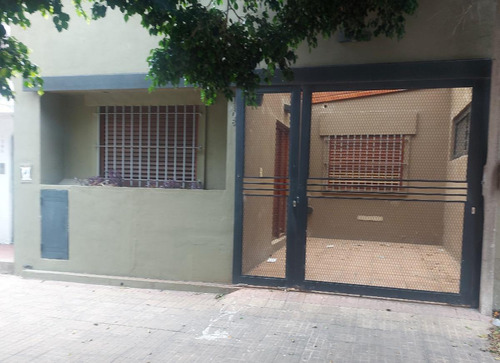 Ph En Venta - 2 Dormitorios 1 Baño - Cochera - 93mts2 - La Plata