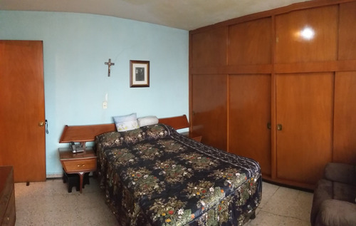 Imagen 9 de 11 de Casa 4 Recámaras 2 Baños, Dos Terrenos, Jardin, 6 Autos