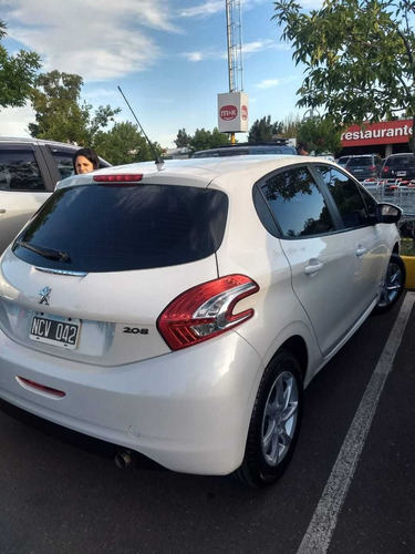 Peugeot 208 1.5 Allure 2013