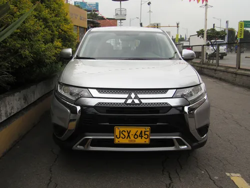 Mitsubishi Outlander 2.4 Kaiteki At 7 Psj