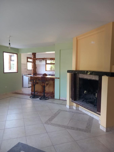 Casa En Venta - 5 Dormitorios 3 Baños 5 Cocheras - 760mts2 - San Carlos De Bariloche