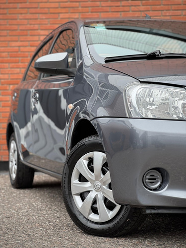 Toyota Etios 1.5 Xs 5 p