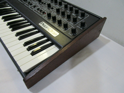 Imagen 7 de 9 de Sequential Circuits Pro One Analog Synthesizer