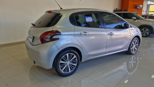 Peugeot 208 1.6 Feline Tiptronic