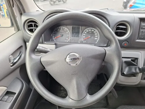 Nissan Urvan NISSAN URVAN 2.5 15 PASAJEROS AMPLIA Aa MT