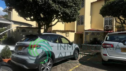 Casa En Venta En El Tejar. Cod V61711