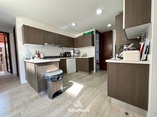 Expectacular Casa De 5 Dorm. En Lo Barnechea