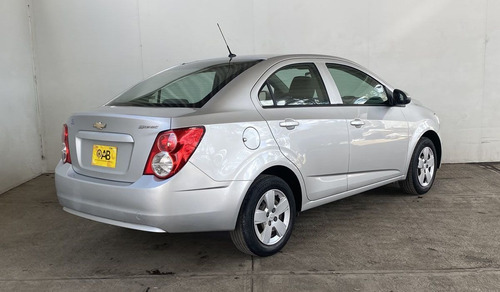 Imagen 5 de 13 de Chevrolet Sonic 2016 1.6 Ls Mt
