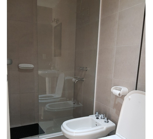 Imagen 5 de 12 de Departamento Confortable Con Cochera
