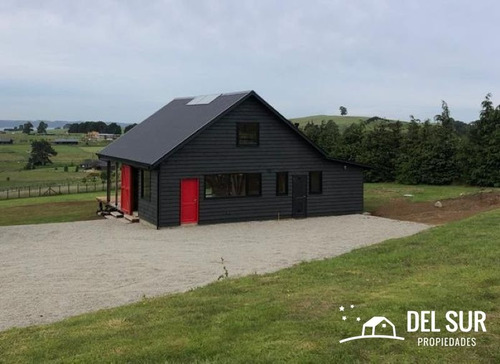 Casa Con Gran Diseño De Contrucción
