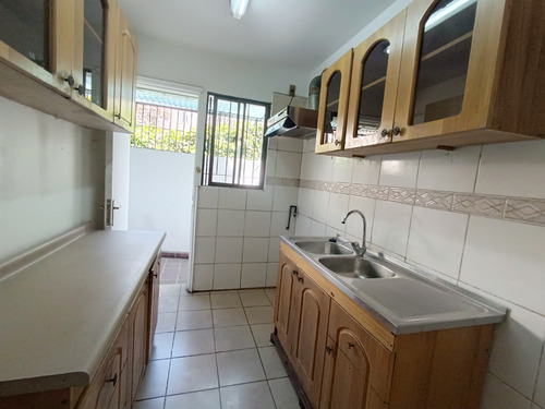 Departamento Primer Piso Con Patio - Providencia