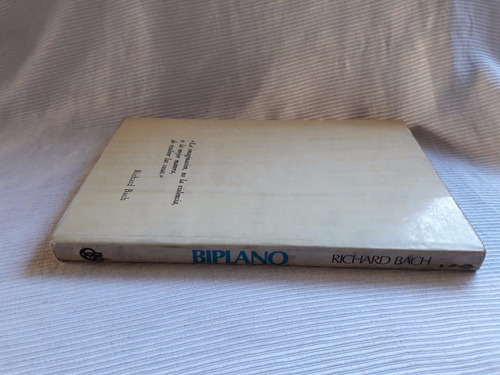 Imagen 3 de 5 de Biplano Richard Bach Pomaire