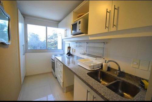 Imagen 11 de 28 de Apartamento En Venta De 2 Dormitorios En Punta Del Este, Uruguay - Punta Del Este Roosevelt