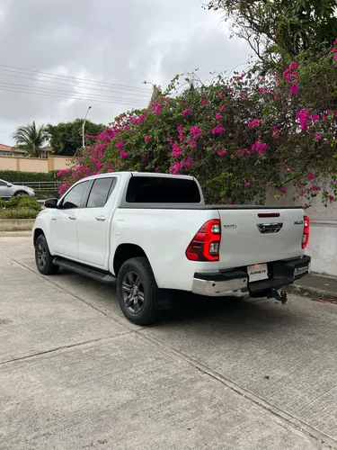 Toyota Hilux 2.4 Diésel 4X4