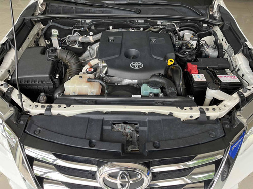 Imagen 9 de 14 de Toyota Sw4 2017 2.8 Srx 177cv 4x4 7as At