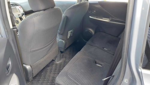 Imagen 8 de 11 de Toyota Ractis 1.5 Automática