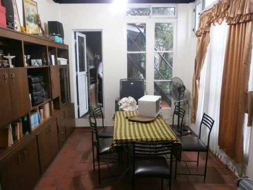 Chalet 4 Amb., 3 Plantas Y De Gran Solidez Constructiva
