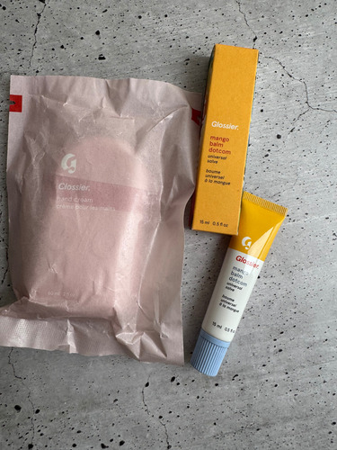 Set Balm Dotcom + Hand Cream Bálsamo Labial Glossier