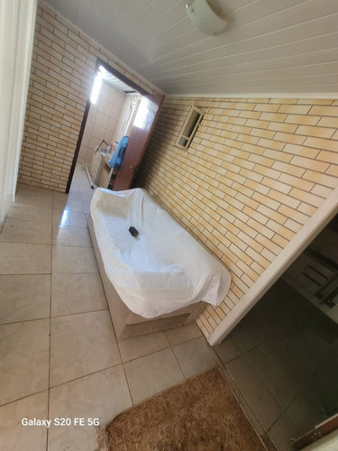 Casa Contruida No Jardim Algarve,atenção;pode Ser Financiada Direto Com O Proprietario,aceita Carro Ou Moto Como Parte Do Pagamento,propostas Desde Que Fiquem Bem ,para Os Dois Lados Serão Analizadas.