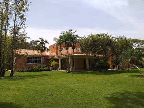 Ac Espectacular Casa Con Piscina En Urbanización Las Mercedes San Diego 4417m2