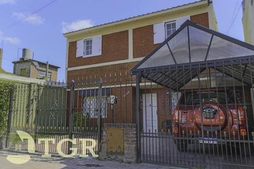Oport X Viaje - Imponente Casa En Lote Propio. Ideal Dos Familias.