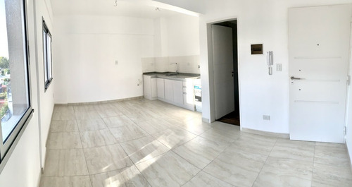 Departamento En Venta En Lomas De Zamora - Excelente Monoambiente A Estrenar Sobre Avenida.