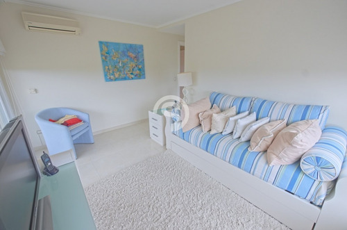 Apartamento En Alquiler - Mansa- Ref: 3989