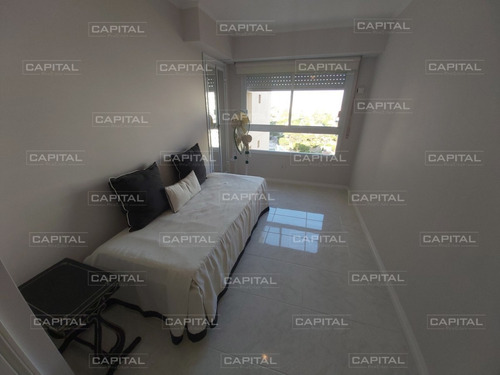 Imagen 23 de 29 de Venta De Apartamento Tres Dormitorios Sobre Playa Mansa En Inmejorable Ubicación- Ref: 31117