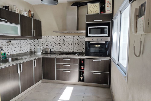 Venta Casa Flores Con Quincho Terraza Garaje