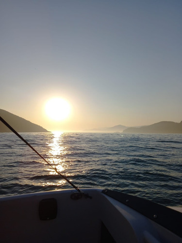 Imagem 6 de 7 de Locação De Lancha Caraguatatuba - Ilhabela - São Sebastião