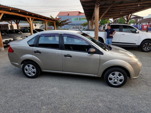 Imagem 18 de 20 de Ford Fiesta Sedan