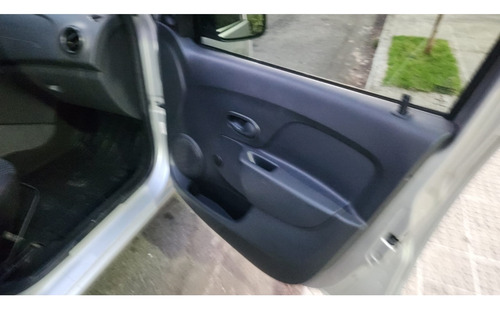 Renault Sandero 1.0 AUTHENTIQUE 16V FLEX 4P MANUAL