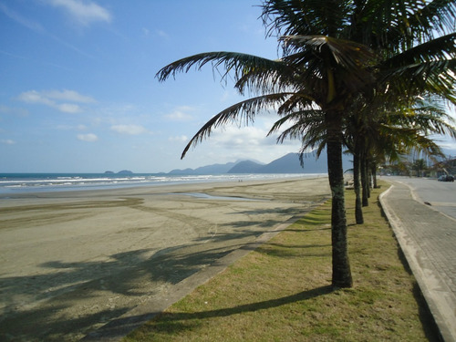 Terreno A Venda Na Praia De Peruíbe