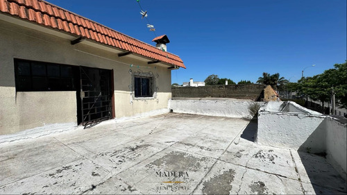Venta Casa 4 Dormitorios Y Local Comercial En Colón, Garzón