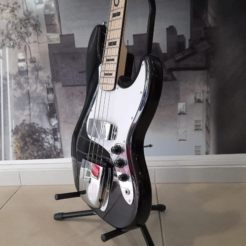 Imagem 4 de 8 de Contrabaixo Michael Jazz Bass Bm675n Bk Preto Braço Claro