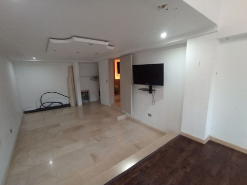 Imagen 2 de 14 de En Venta Townhouse En Urb. El Bosque, Res. Trapiche - Valencia
