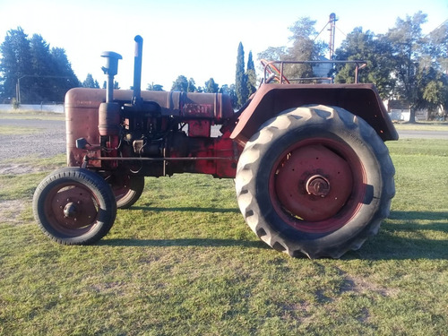Imagen 3 de 7 de Tractor Fahr 400 Con Levante Hidráulico Y Toma De Fuerza