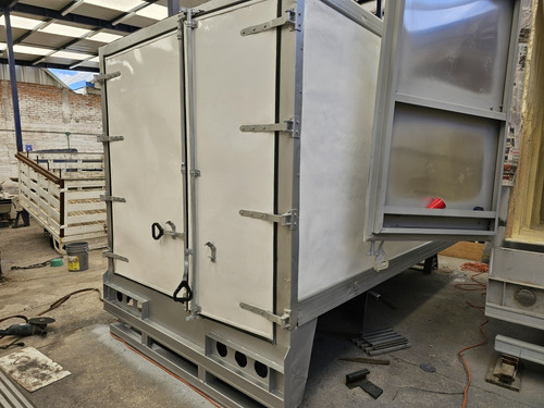 Caja Refrigerada De 4.20 Metros De Largo Para 6 Tarimas