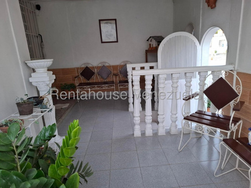 Casa De Dos Plantas En Venta En Via El Ujano Barquisimeto Lara Rc