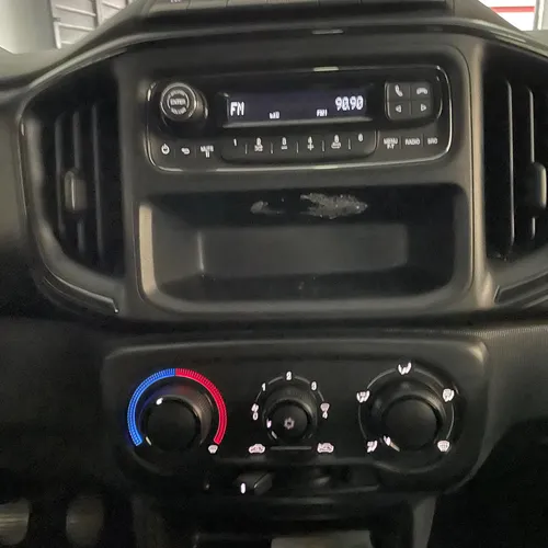 RAM 700 1.4 Slt