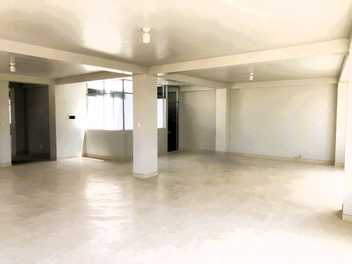 Local De Estreno En 2do Piso Con 240 M2 A 1700 Soles