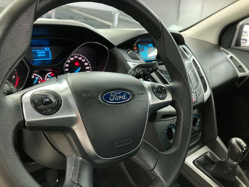 Imagen 12 de 15 de Ford Focus S 4p 1.6l N Mt S 2015