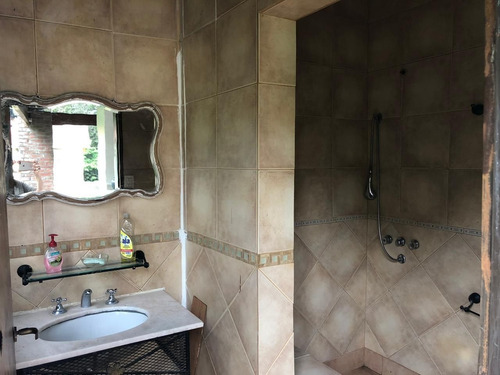 Imagen 15 de 30 de Venta, Casa Con Parque, Pileta, Quincho, P. Leloir Ituzaingo