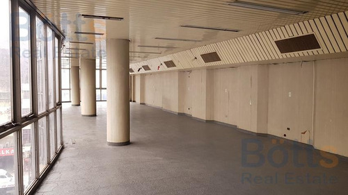 Imagen 2 de 8 de Oficina Luminosa De 190 M2 En Barrio De Once